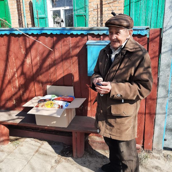 Helping the elderly in Ukraine