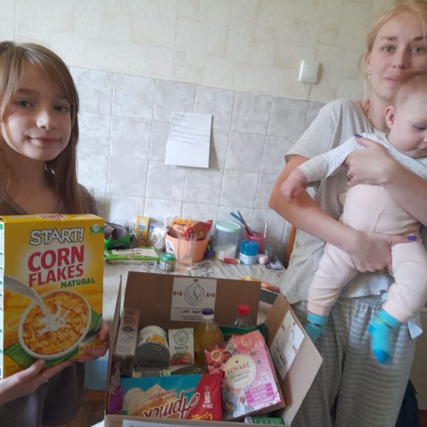 LIFEUA is helping Ukrainian families with small children