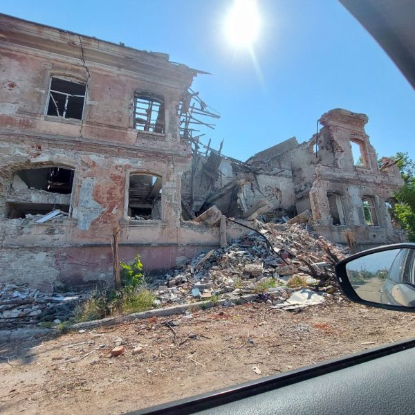 Не так має виглядати місто, але це Україна сьогодні.