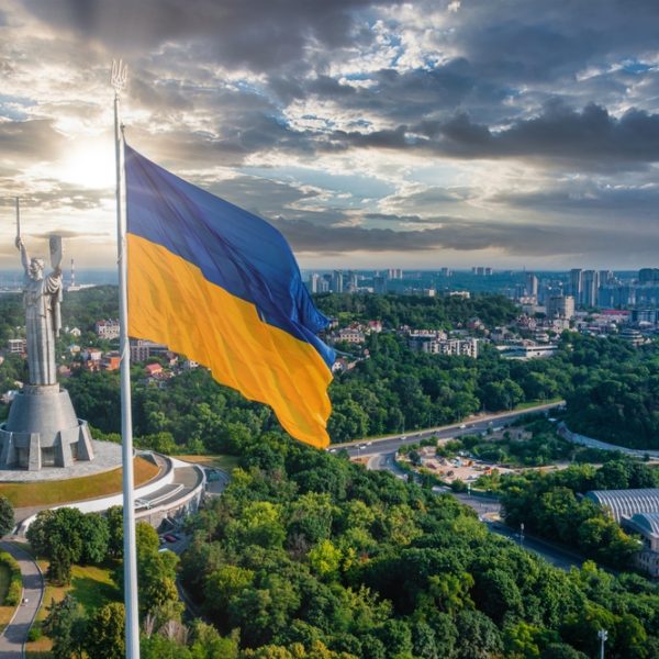 Україна потребує вашої підтримки. Ми разом з вами боремося проти спільного ворога.
