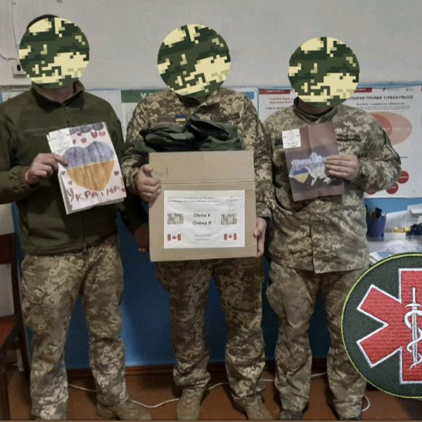 Medical kits sent by our project are being received. Kids from 2nd grade also added some pictures to support the soldiers.