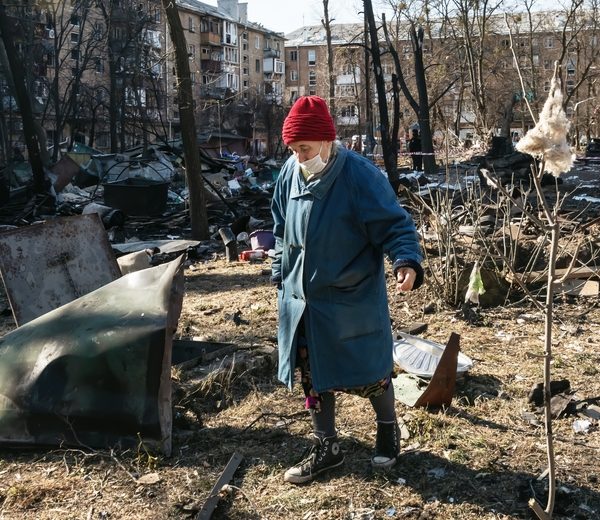 З вашою допомогою наш проект підтримує людей похилого віку в Україні